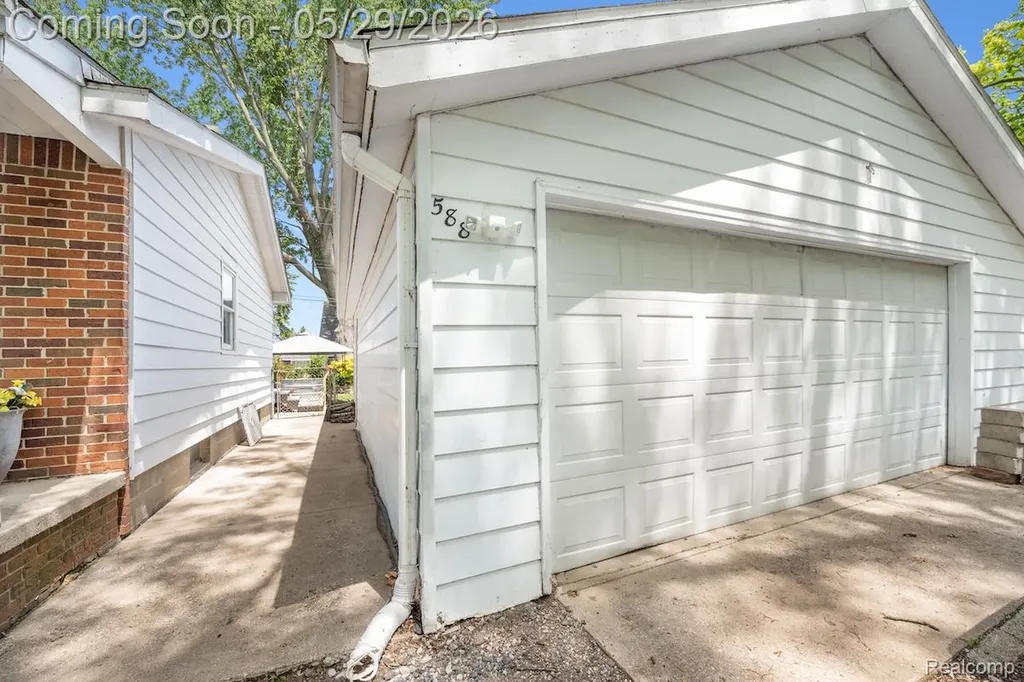 588 Illinois Street Oceola Township MI 48843