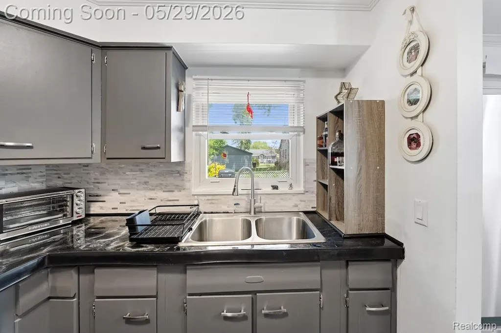 588 Illinois Street Oceola Township MI 48843