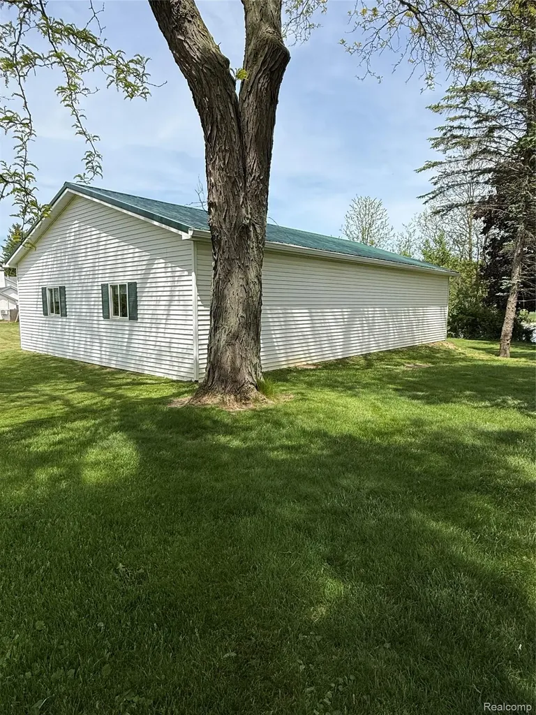779 Winn Lake Road Lapeer Township MI 48446