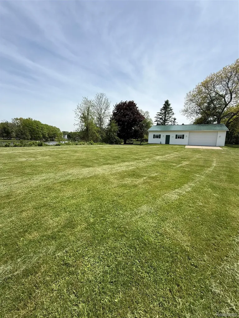 779 Winn Lake Road Lapeer Township MI 48446
