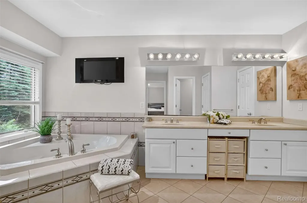 9194 Orion Drive Brighton Township MI 48114