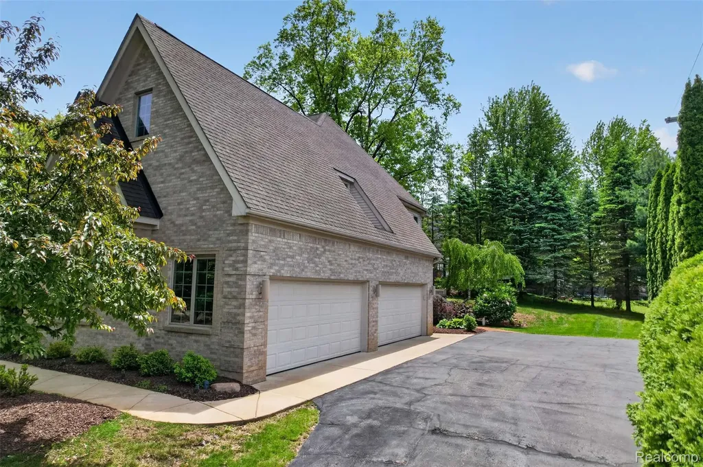9194 Orion Drive Brighton Township MI 48114