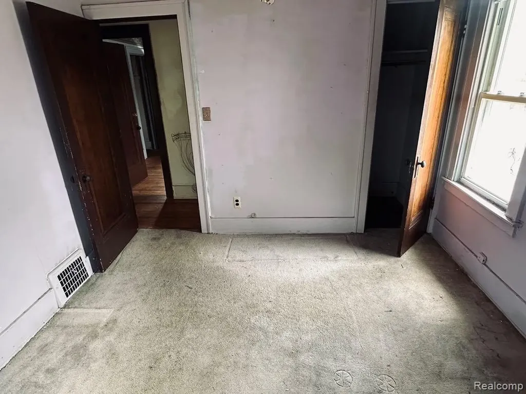 3331 S Liddesdale Street Detroit City MI 48217