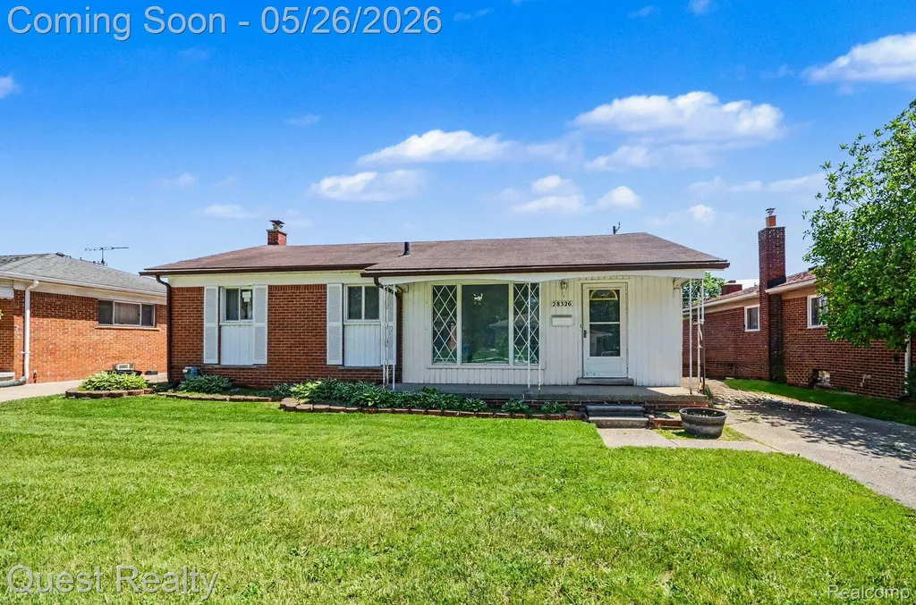 28326 Los Olas Drive Warren City MI 48093