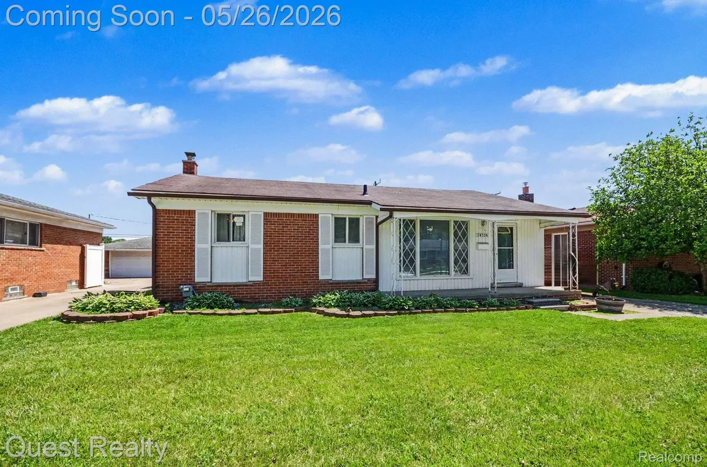 28326 Los Olas Drive Warren City MI 48093