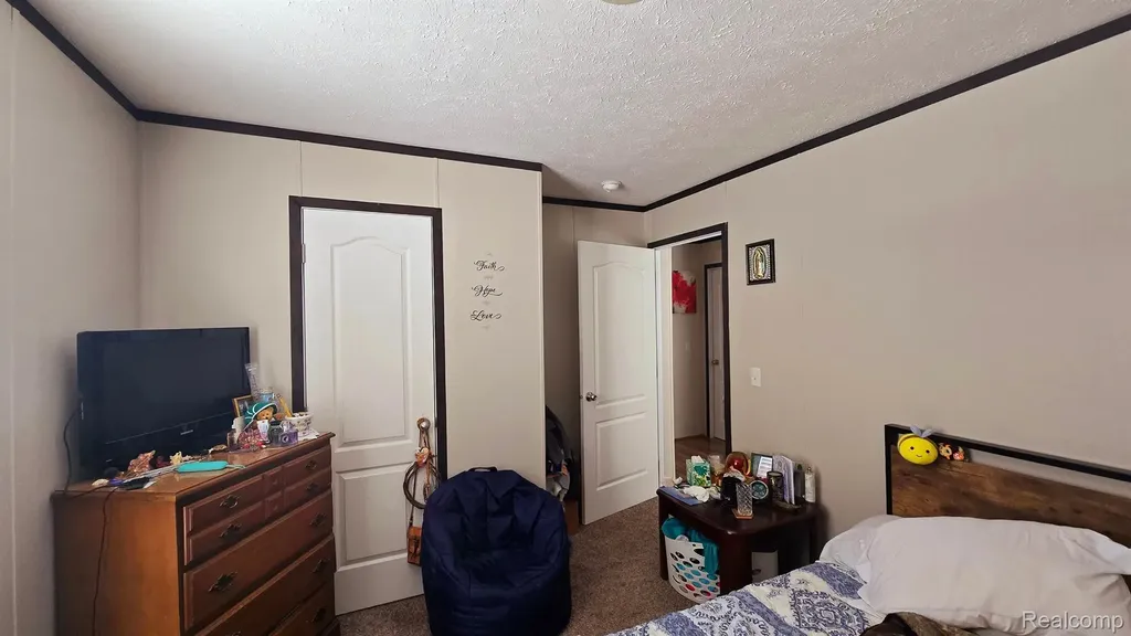 528 Elmwood Lane Columbus Township MI 48063