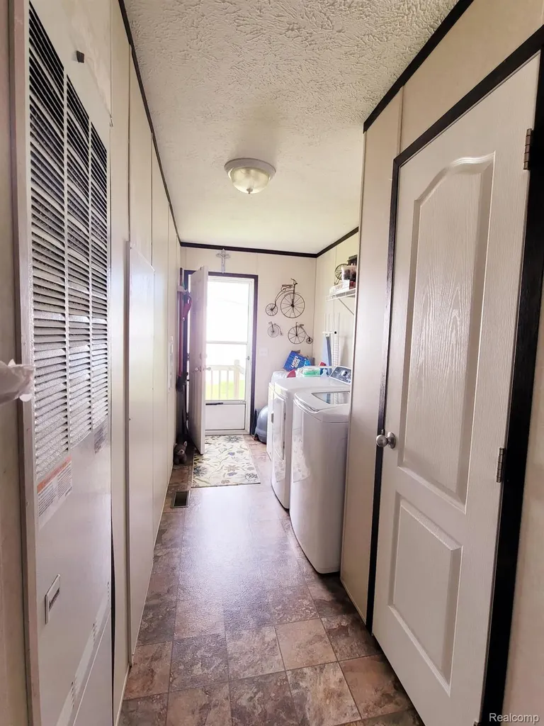 528 Elmwood Lane Columbus Township MI 48063