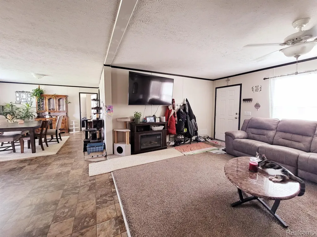 528 Elmwood Lane Columbus Township MI 48063