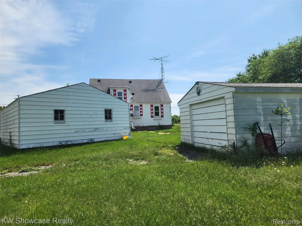 4356 S Vassar Road Burton City MI 48519
