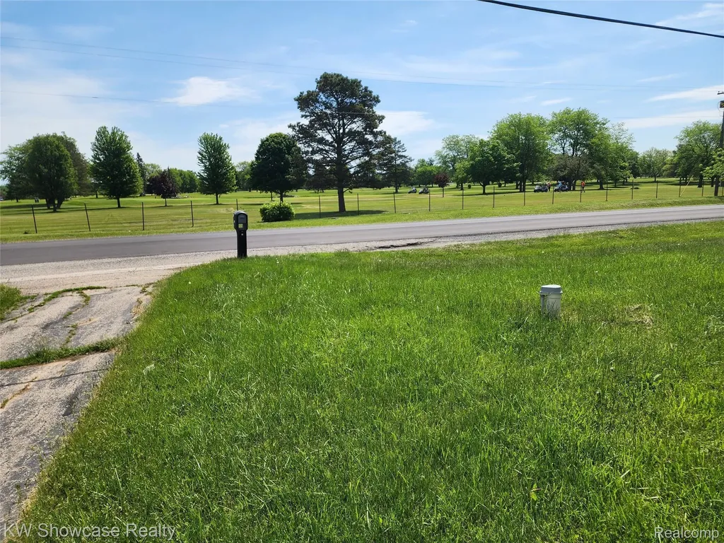 4356 S Vassar Road Burton City MI 48519