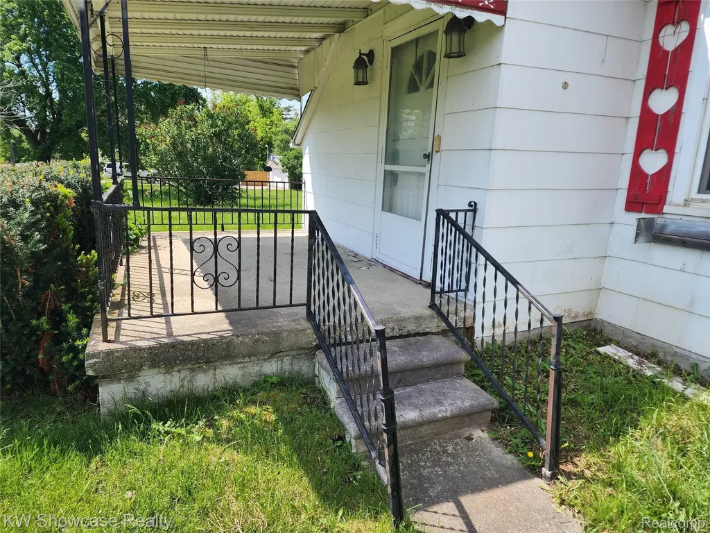 4356 S Vassar Road Burton City MI 48519