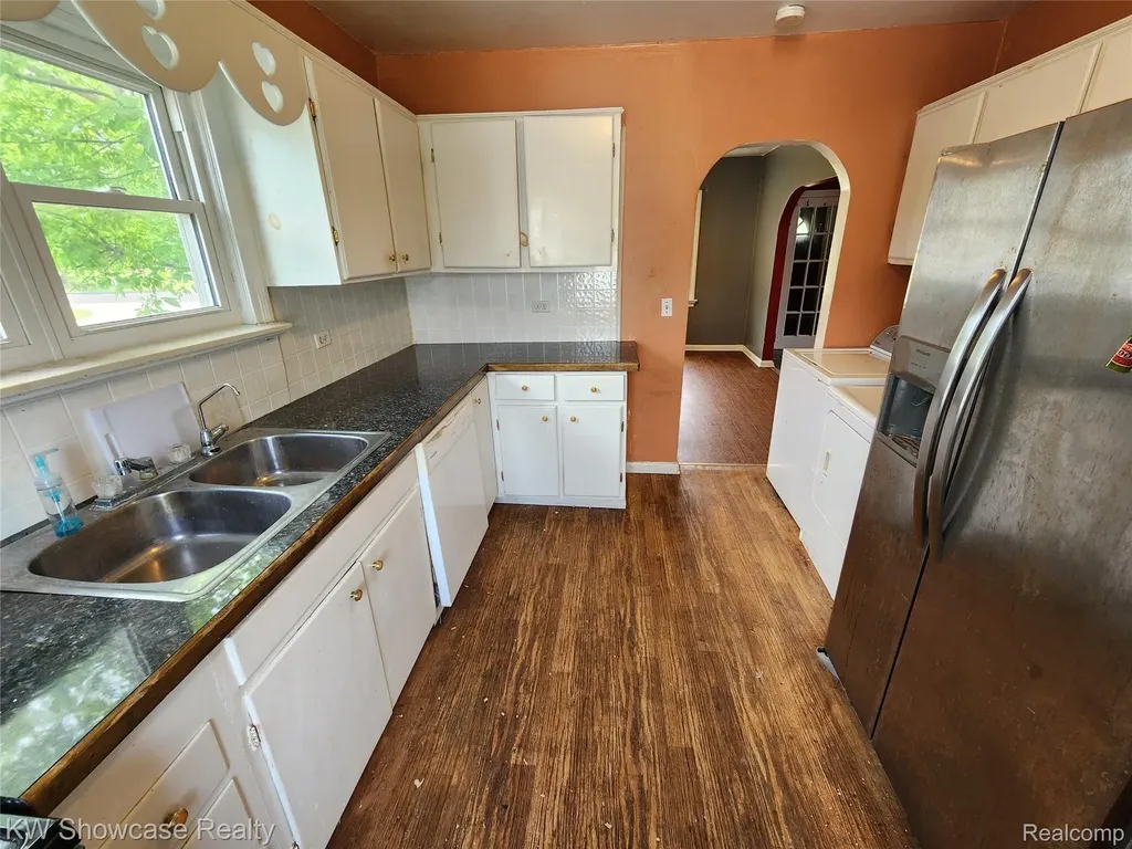 4356 S Vassar Road Burton City MI 48519