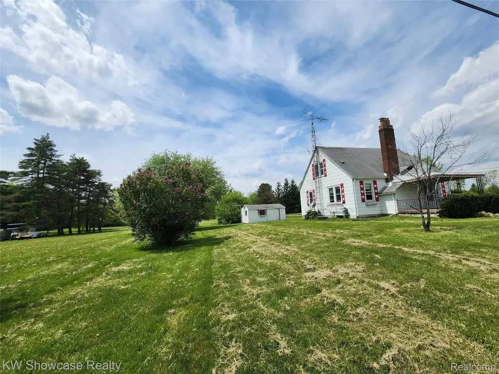 4356 S Vassar Road Burton City MI 48519