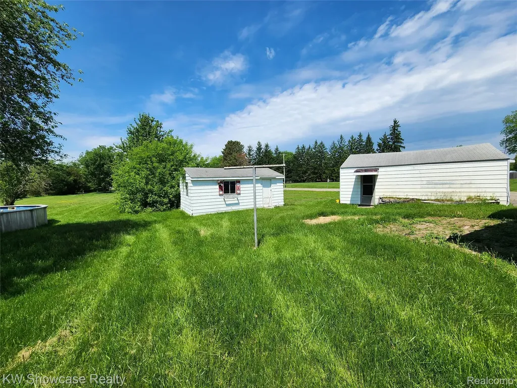 4356 S Vassar Road Burton City MI 48519