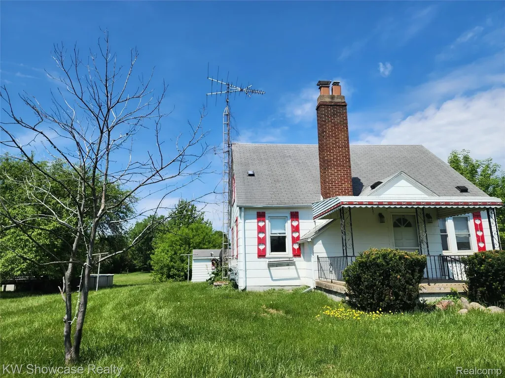 4356 S Vassar Road Burton City MI 48519