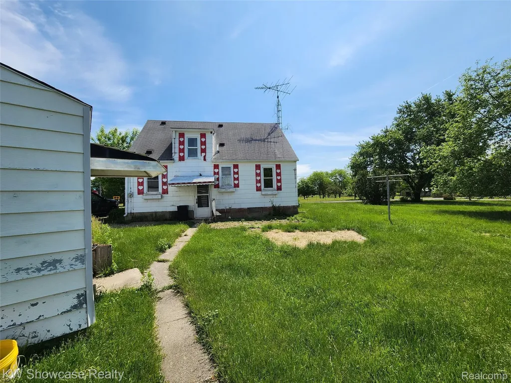 4356 S Vassar Road Burton City MI 48519