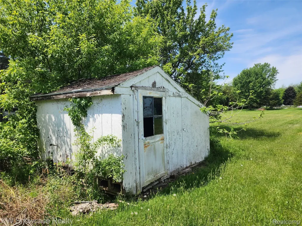 4356 S Vassar Road Burton City MI 48519