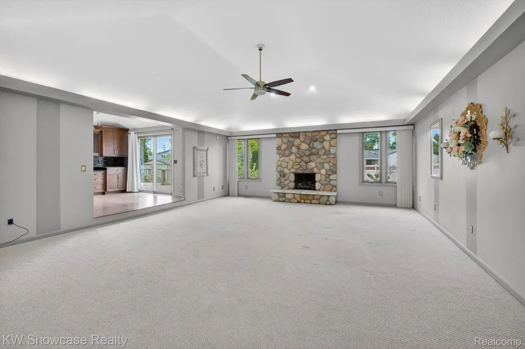 39995 Brylor Court Clinton Charter Township MI 48038