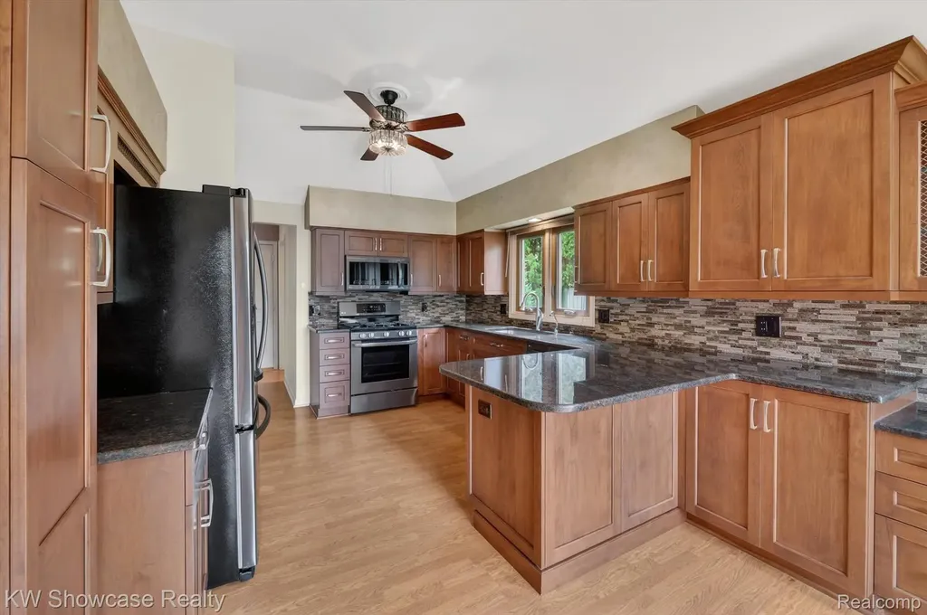 39995 Brylor Court Clinton Charter Township MI 48038