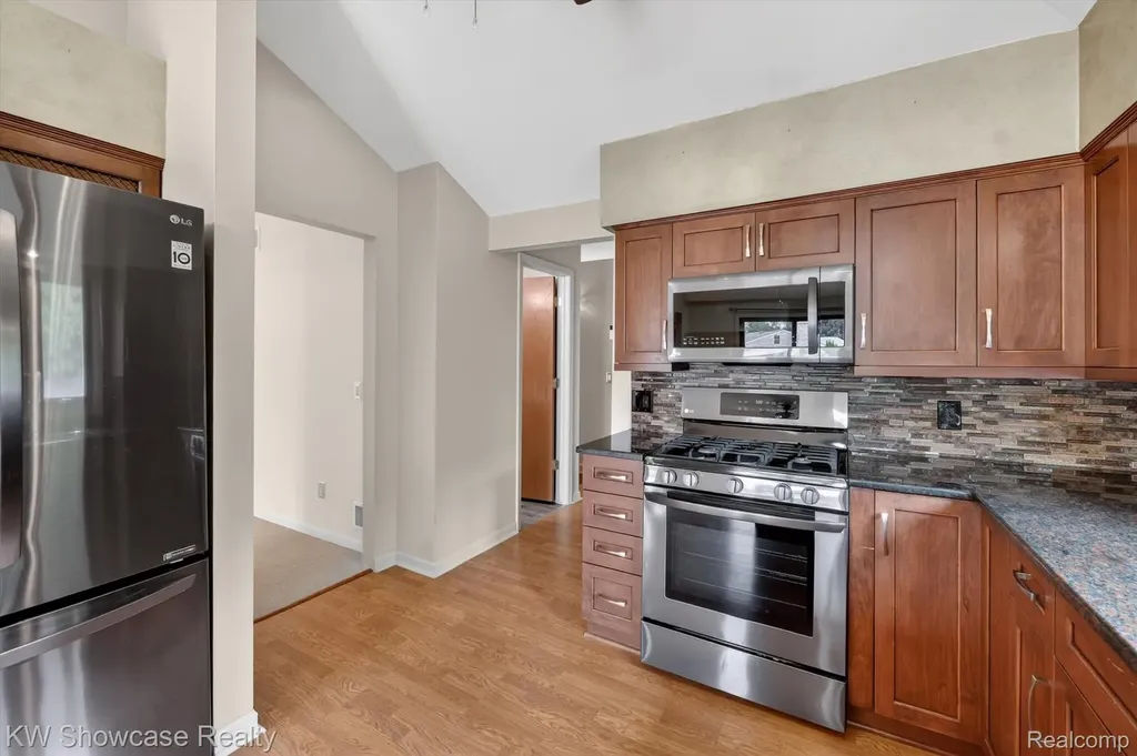 39995 Brylor Court Clinton Charter Township MI 48038