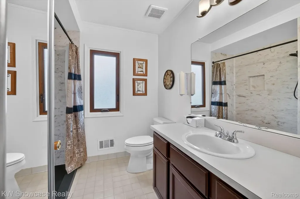 39995 Brylor Court Clinton Charter Township MI 48038
