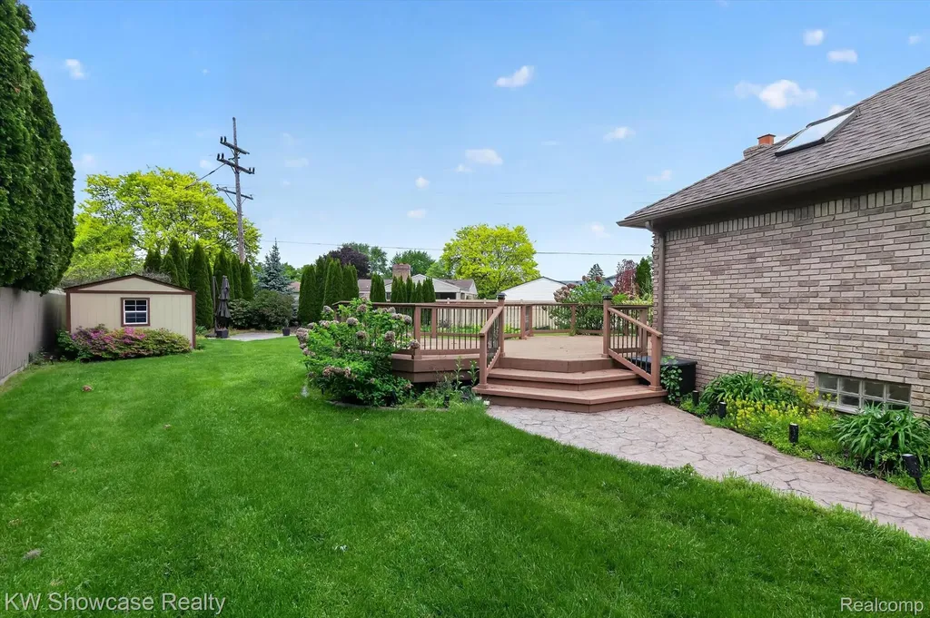 39995 Brylor Court Clinton Charter Township MI 48038