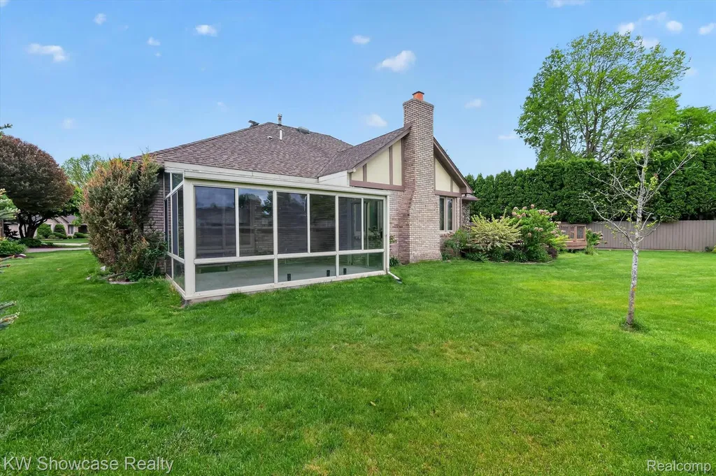 39995 Brylor Court Clinton Charter Township MI 48038