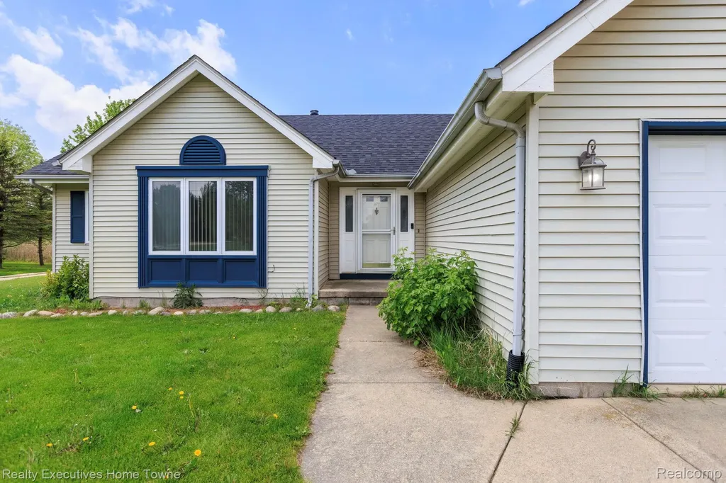 1041 Mackie Road Almont Township MI 48003