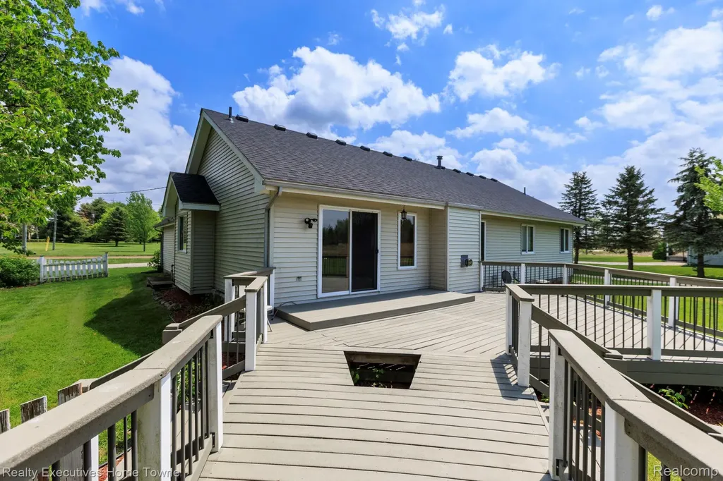 1041 Mackie Road Almont Township MI 48003
