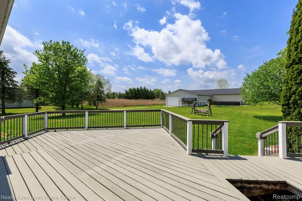 1041 Mackie Road Almont Township MI 48003
