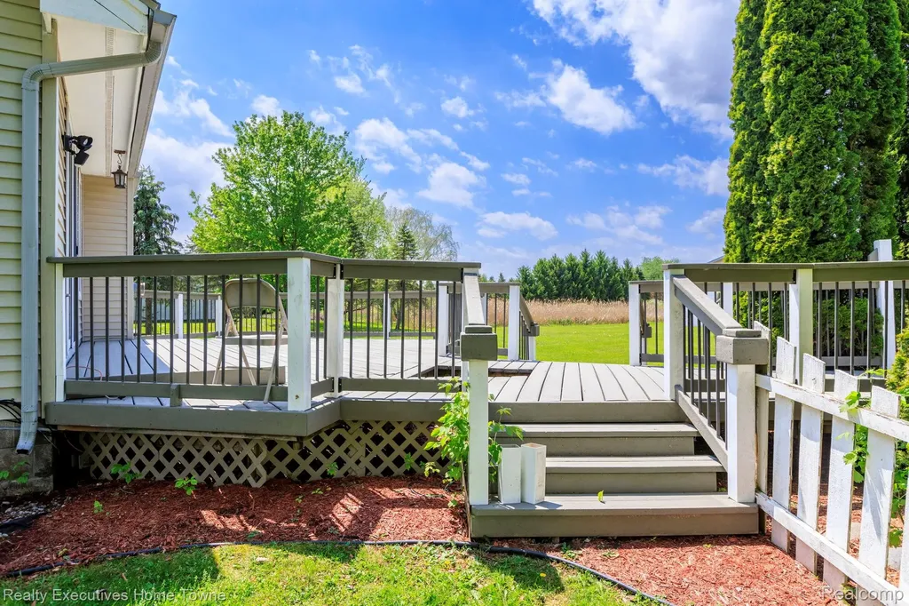 1041 Mackie Road Almont Township MI 48003