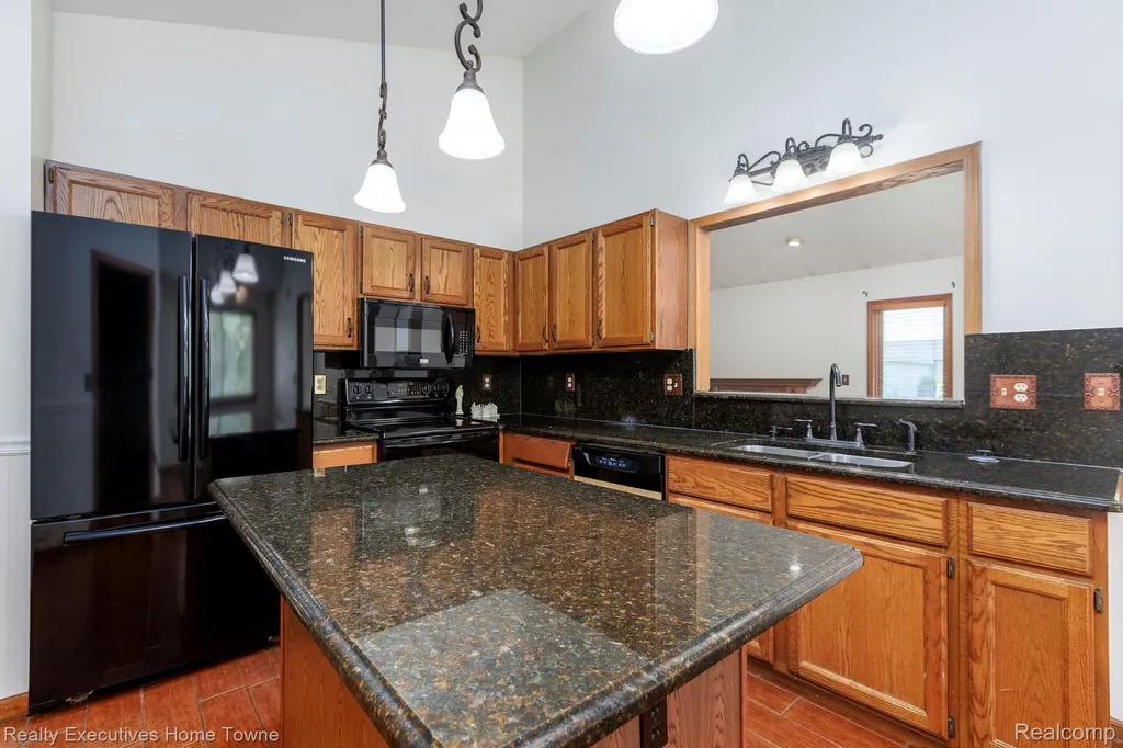 1041 Mackie Road Almont Township MI 48003