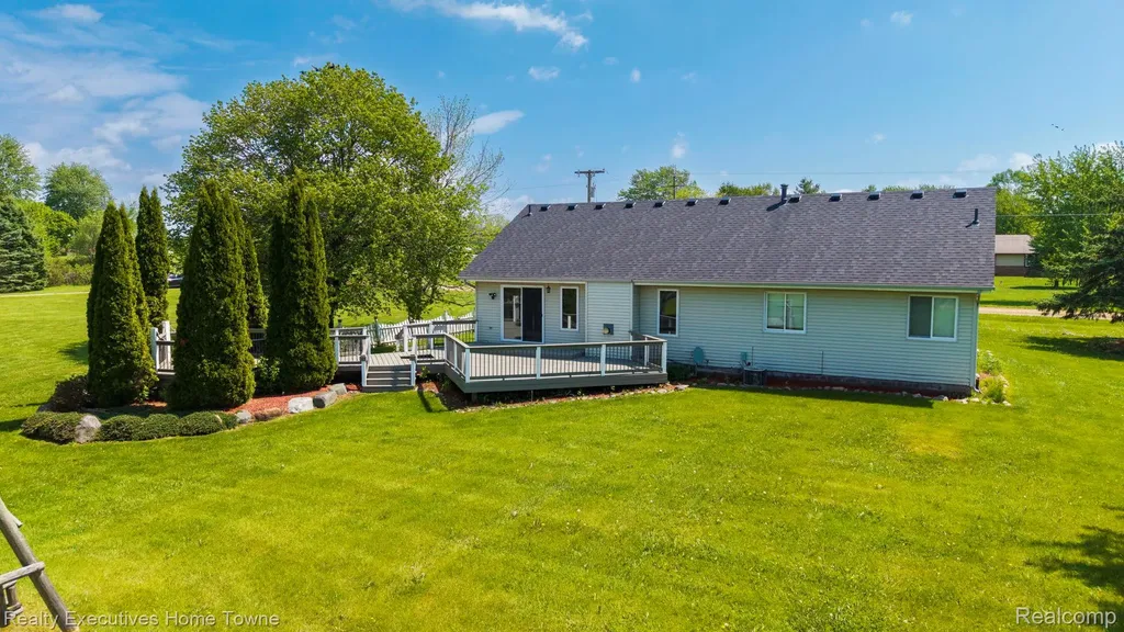 1041 Mackie Road Almont Township MI 48003