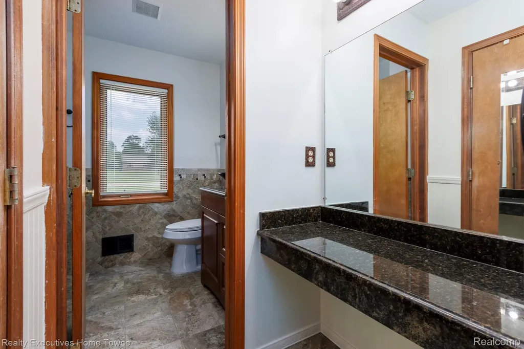 1041 Mackie Road Almont Township MI 48003