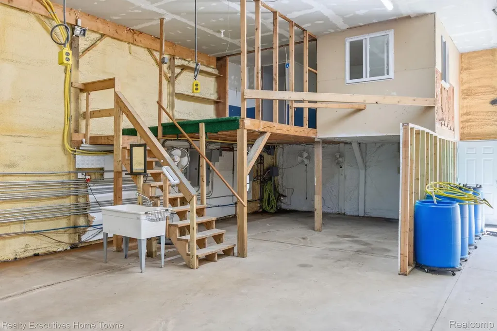 1041 Mackie Road Almont Township MI 48003