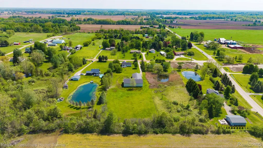 1041 Mackie Road Almont Township MI 48003
