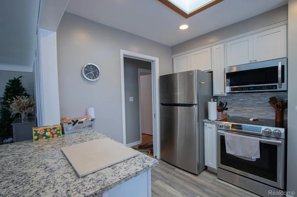 27825 Garfield Street Roseville City MI 48066