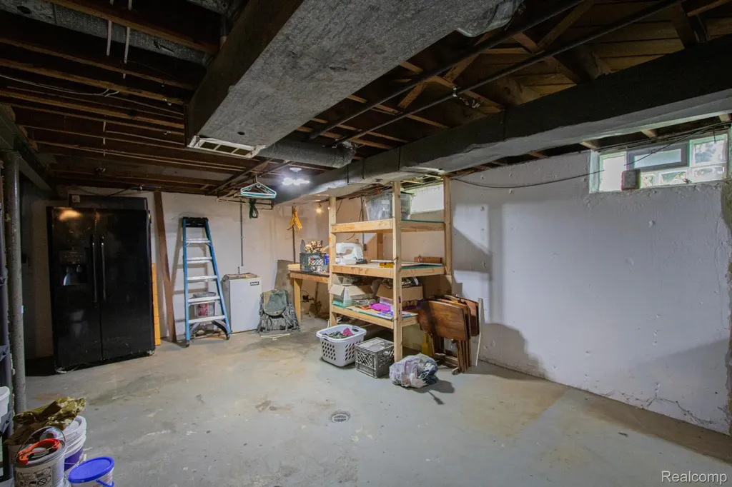 27825 Garfield Street Roseville City MI 48066