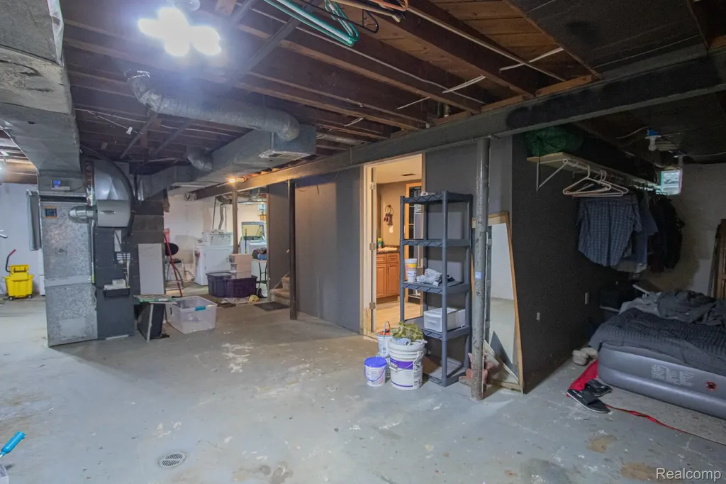 27825 Garfield Street Roseville City MI 48066
