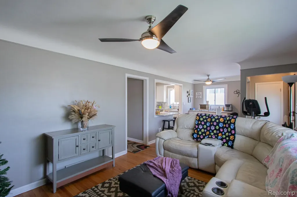 27825 Garfield Street Roseville City MI 48066