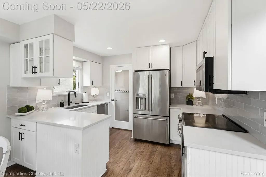 1259 Cedar Drive Birmingham City MI 48009
