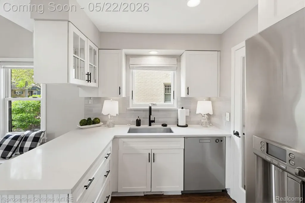 1259 Cedar Drive Birmingham City MI 48009