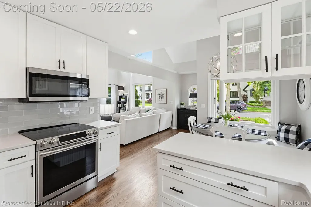 1259 Cedar Drive Birmingham City MI 48009
