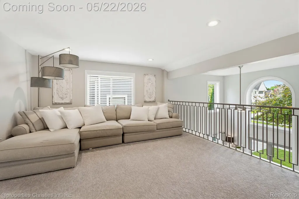 1259 Cedar Drive Birmingham City MI 48009