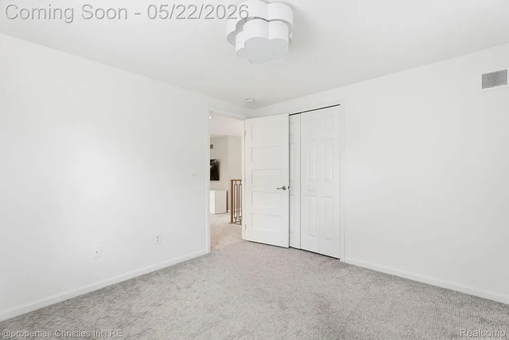 1259 Cedar Drive Birmingham City MI 48009