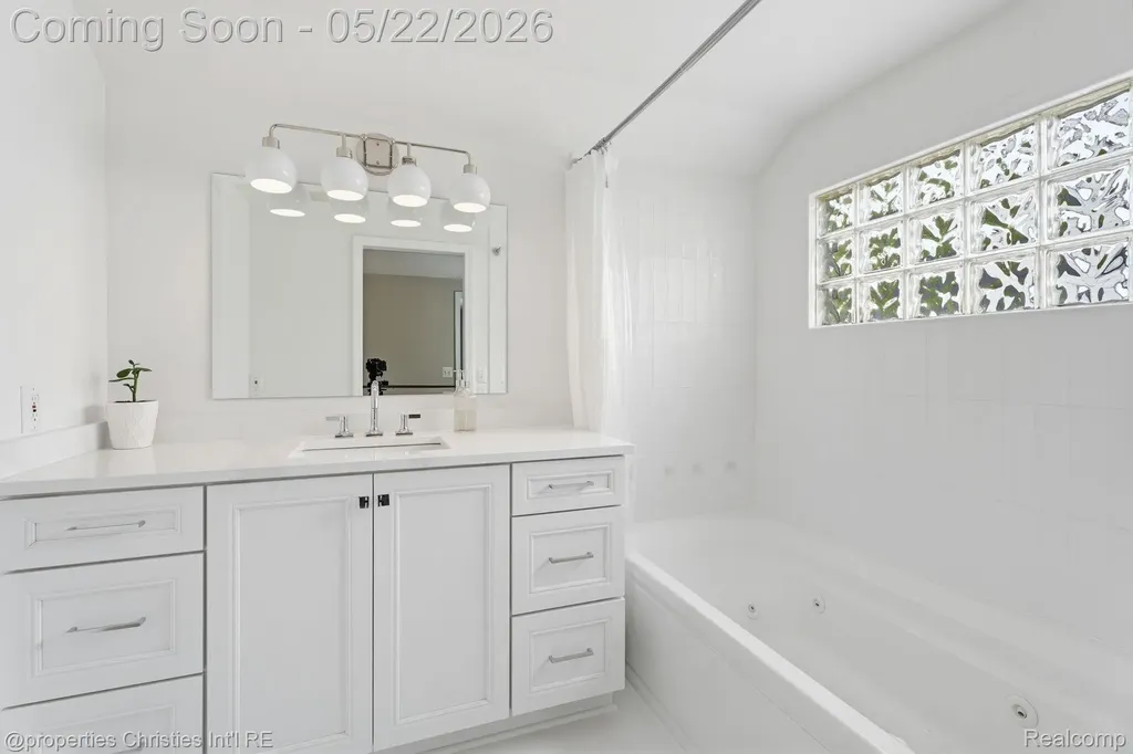 1259 Cedar Drive Birmingham City MI 48009