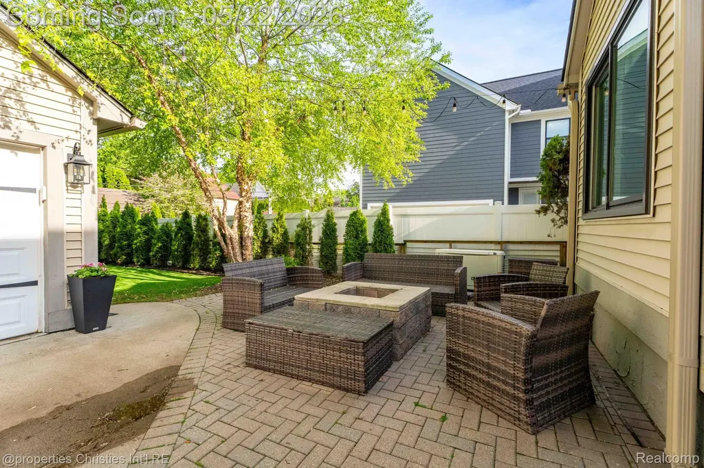 1259 Cedar Drive Birmingham City MI 48009