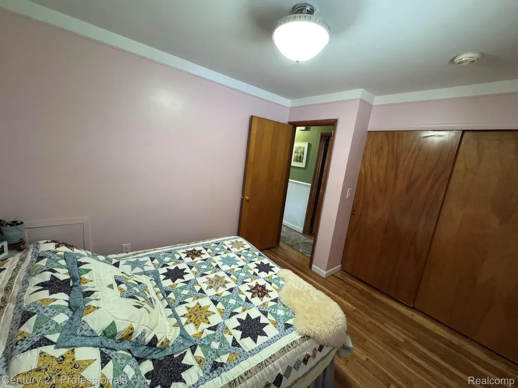 4973 Williams Street Dearborn Heights City MI 48125