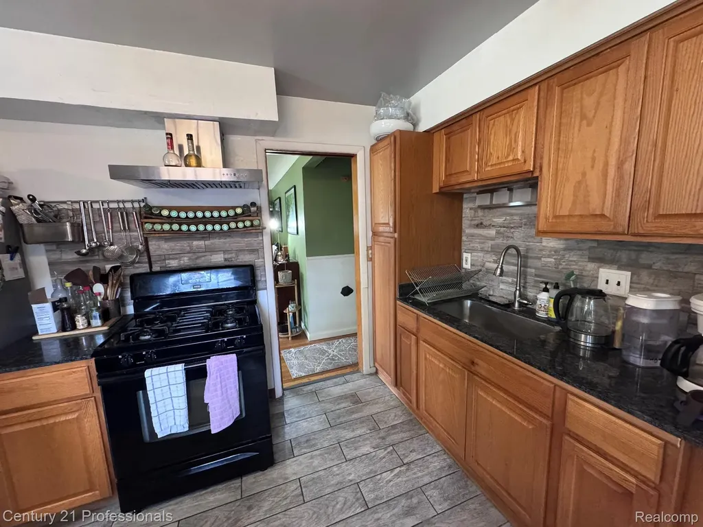 4973 Williams Street Dearborn Heights City MI 48125
