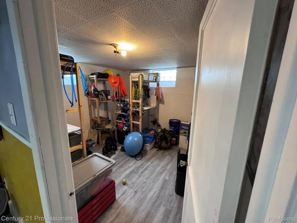 4973 Williams Street Dearborn Heights City MI 48125